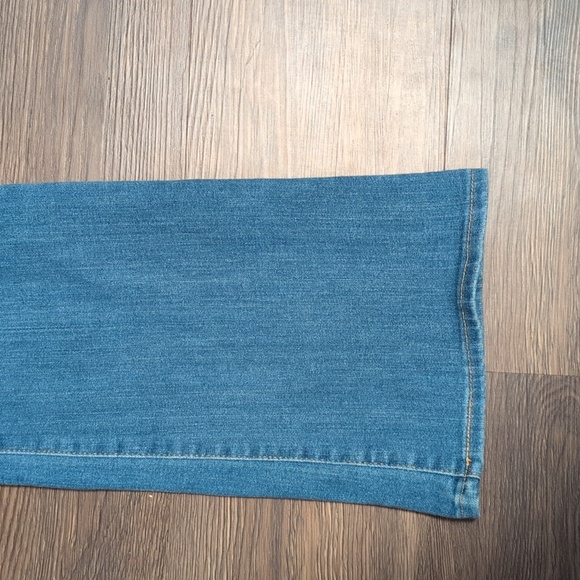 Levi Strauss & Co. Signature Womans Size 14 Boot Cut Mid Rise Bootcut Jeans - Picture 6 of 10